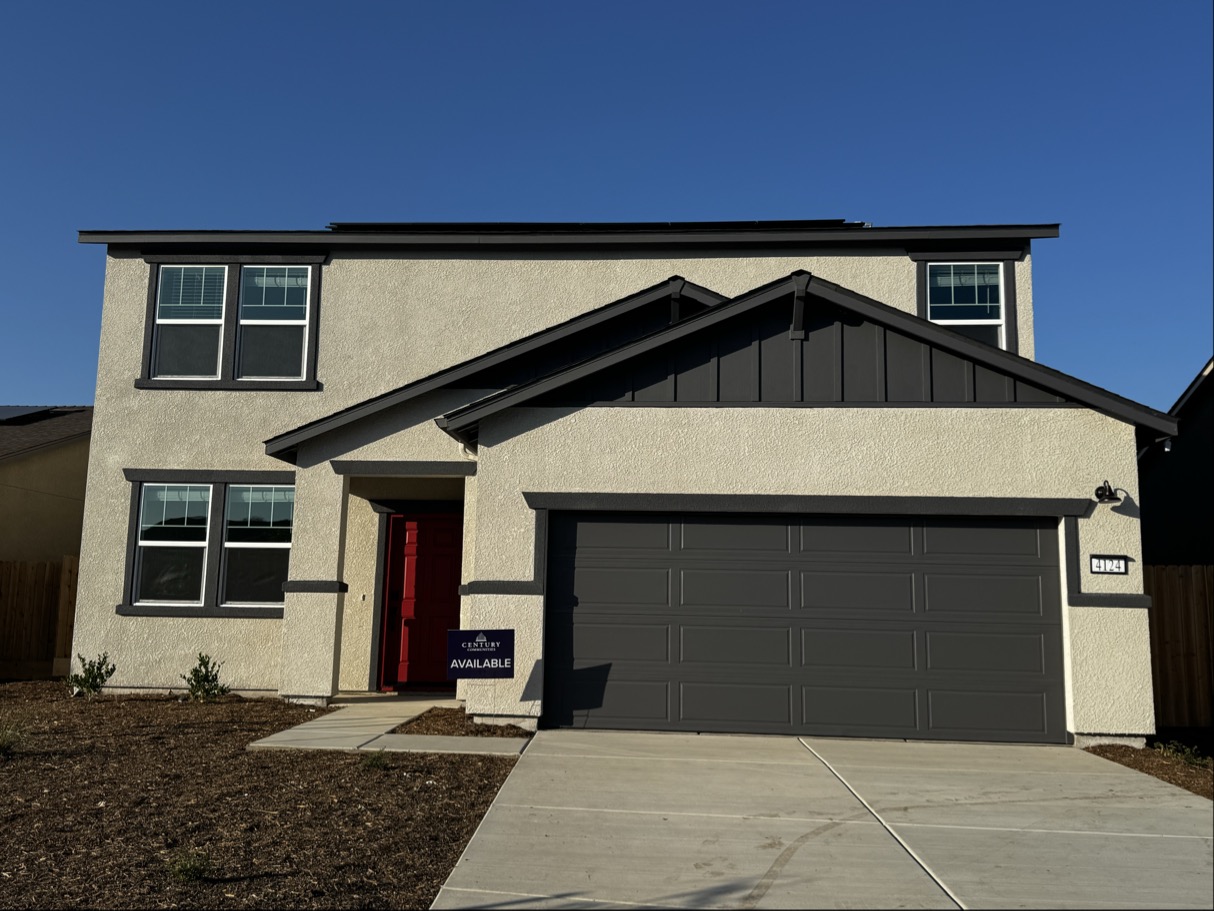 0038 4124 E. Magnolia Avenue