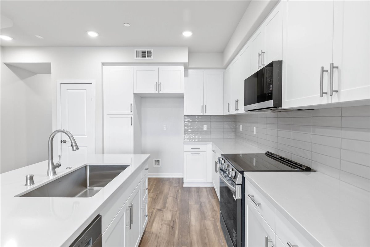 0015 9518 HANNAH WAY