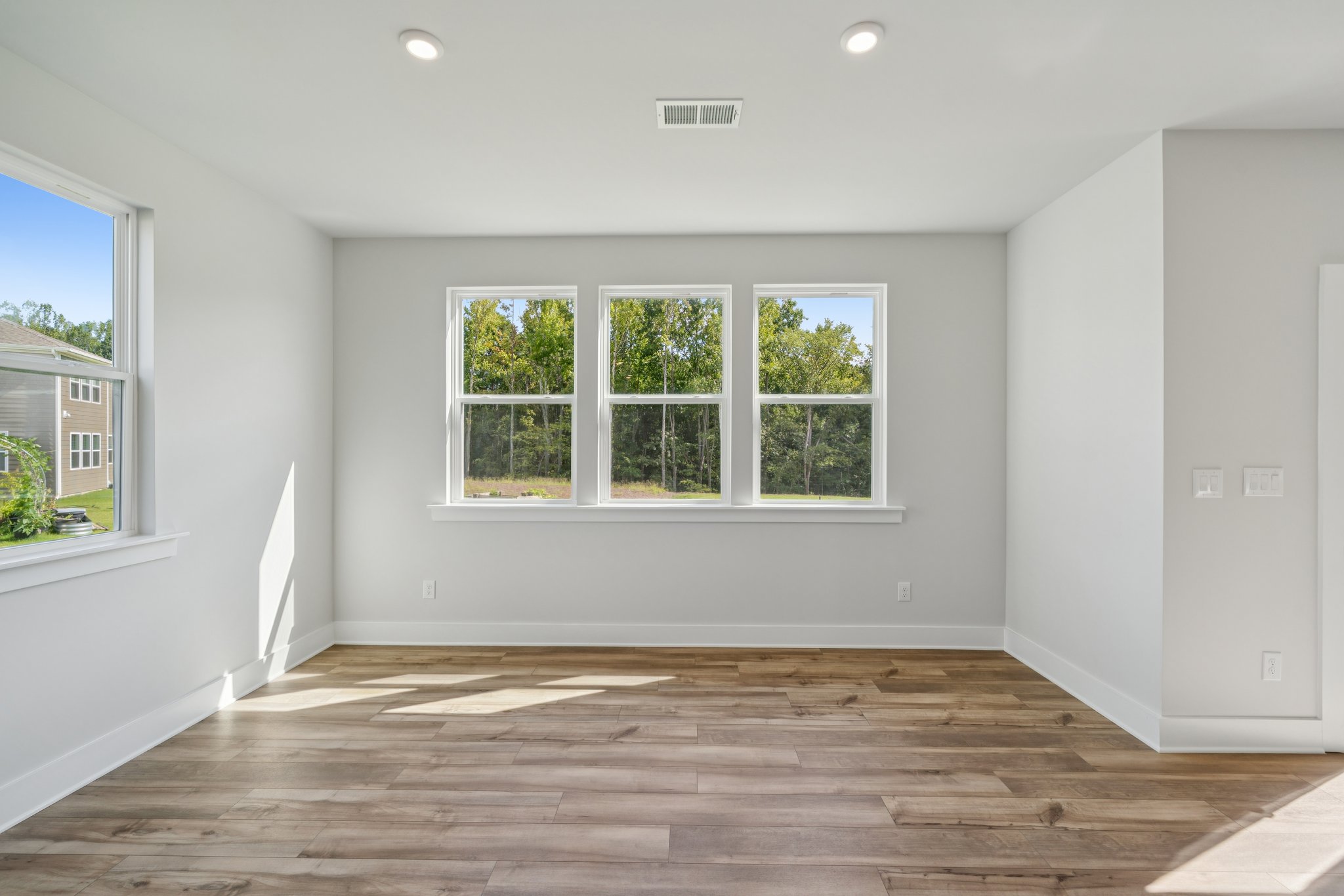 Rainier Dining Room at Cannon Manor in Kannapolis, NC
