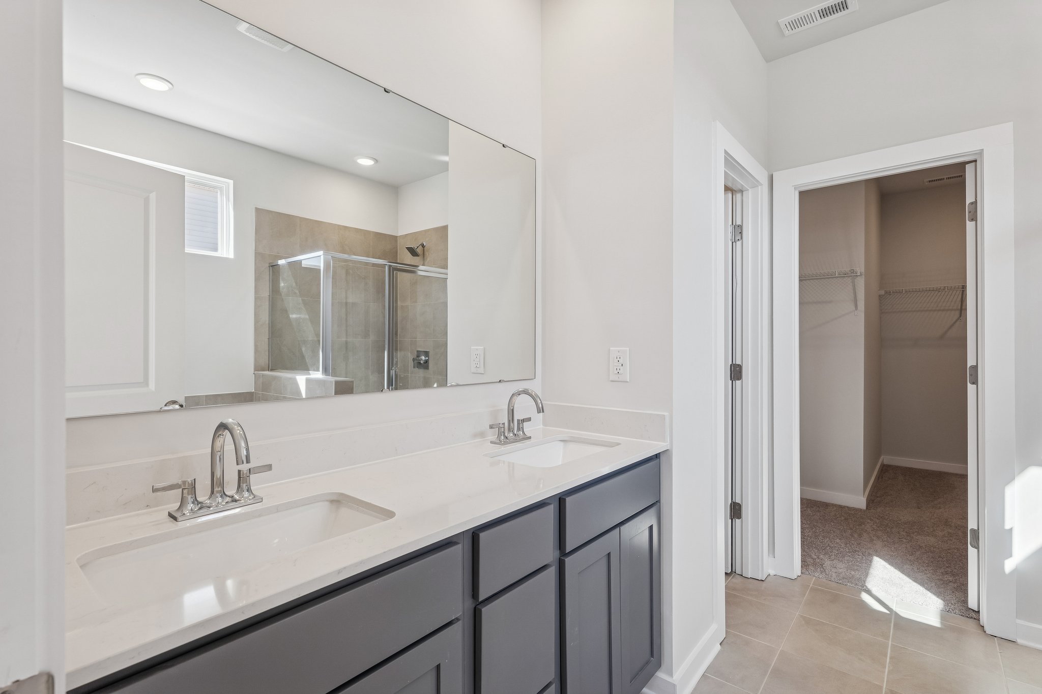 Calderwood Primary Bath at Carpenter Farms in Lincolnton, NC