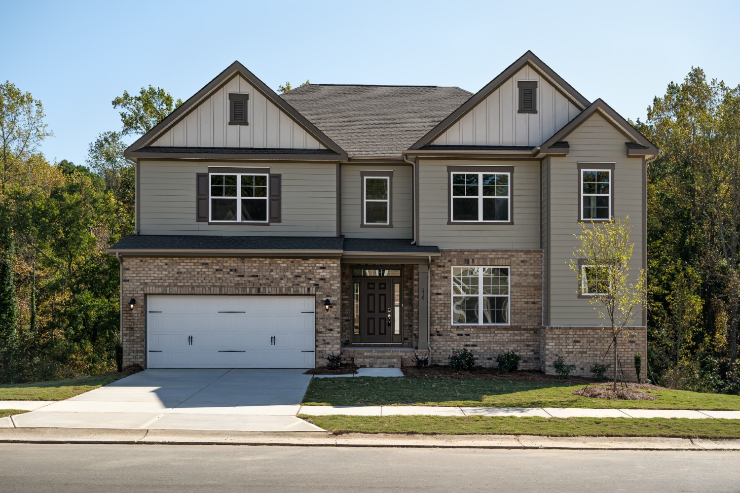 0015 210 E Warfield Dr